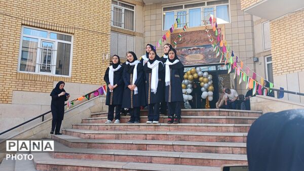 اول مهر؛ بازگشت پس از نه ماه، میان جای خالی‌ها و داغی ماندگار