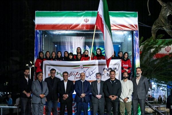 برنامه «پرچمداران ایران» در کنار قهرمانان و مسئولان ورزشی