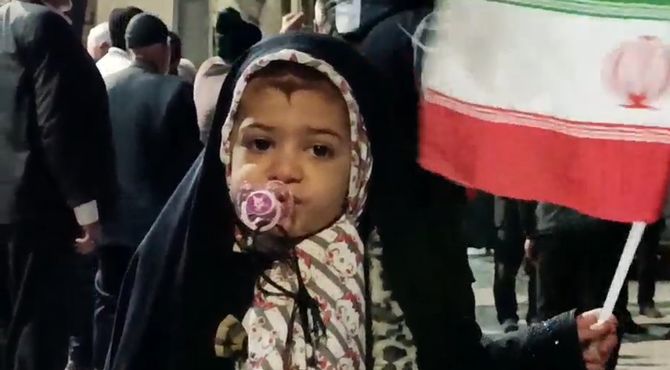 رجزخوانی اهالی روستای کرمجگان قم