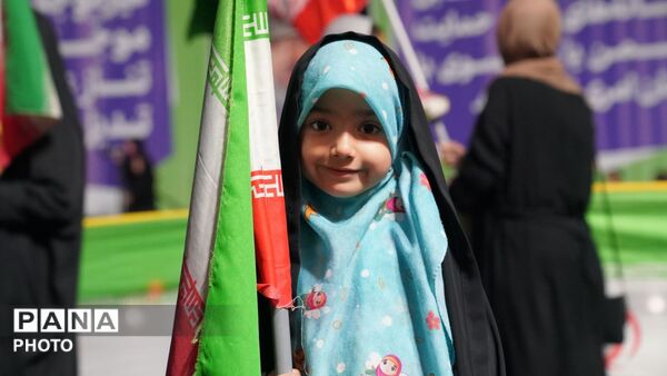 اجتماع دانش آموزان اصفهانی به مناسبت آغاز سال تحصیلی