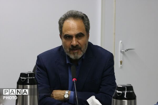 نشست توجیهی «جشن عاطفه‌ها» در یزد با همکاری کمیته امداد و سازمان دانش‌آموزی