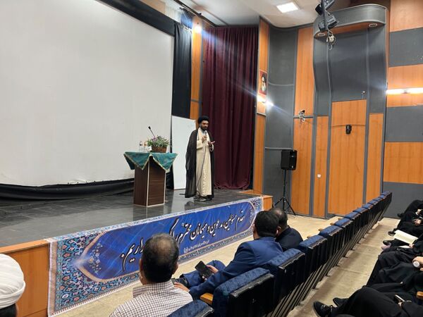 گفتمان نماز با حضور دانش‌آموزان دختر شهر قدس