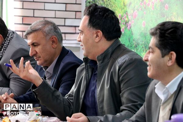 همایش مدیران کانون‌های فرهنگی‌تربیتی و اردوگاه‌های لرستان به میزبانی شهرستان دورود 