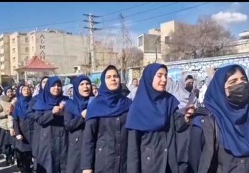 طنین سرود «ایرانمون» در دبیرستان حضرت معصومه(س) ناحیه ۴ کرج