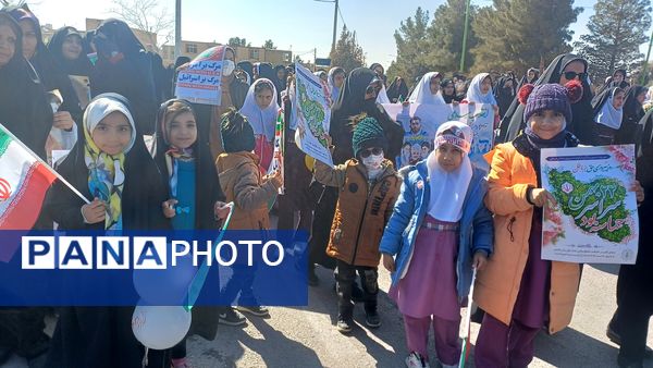 راهپیمایی باشکوه ۲۲ بهمن در شهرستان کوهپایه 