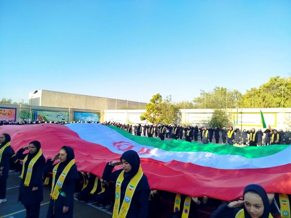 صبحگاه تمام تشکیلاتی دبیرستان تقی‌پور مراغه