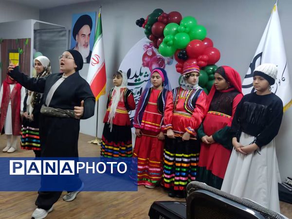 برگزاری اختتامیه جشنواره و نمایشگاه یلدایی کانون فرهنگی‌تربیتی روح‌الله در منطقه ۵