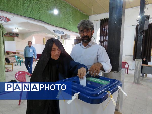 حضور پرشور مردم شهر درق در انتخابات چهاردهمین دوره ریاست‌جمهوری