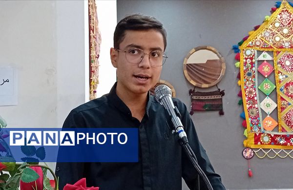 وقتی نوجوانان قلم به دست گرفتند شب شعر رنگی تازه یافت