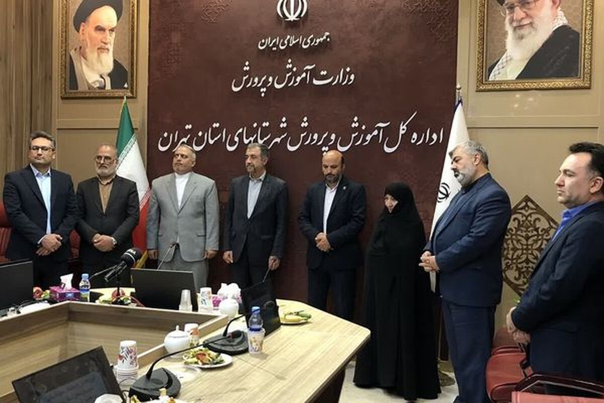 اهدای هدایای معلمین نمونه به نهضت مدرسه‌سازی، الگویی الهام‌بخش برای جامعه و سرمایه‌ای معنوی برای آینده آموزش کشور است