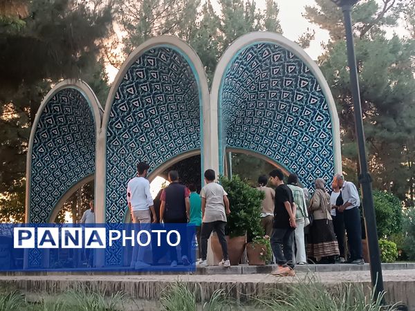 بازدید پسران دومیدانی کاران استان خراسان رضوی از آرامگاه عطار و خیام