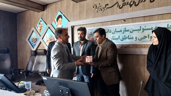 نشست مسئولان سازمان دانش‌آموزی استان زنجان