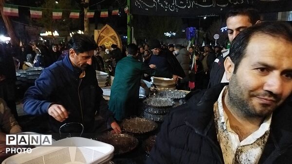 چایخانه حضرت فاطمه زهرا (س) میزبان مردم نیشابور 