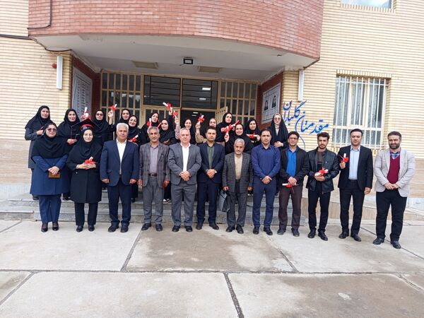 پایان شیرینِ یک آغاز؛ جشن فارغ‌التحصیلی دانشجویان آموزش ابتدایی در سما معمولان