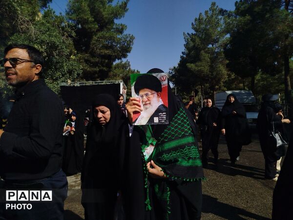 پیاده روی دلدادگان اربعین حسینی از امامزاده ابوتراب تا امامزاده محروق
