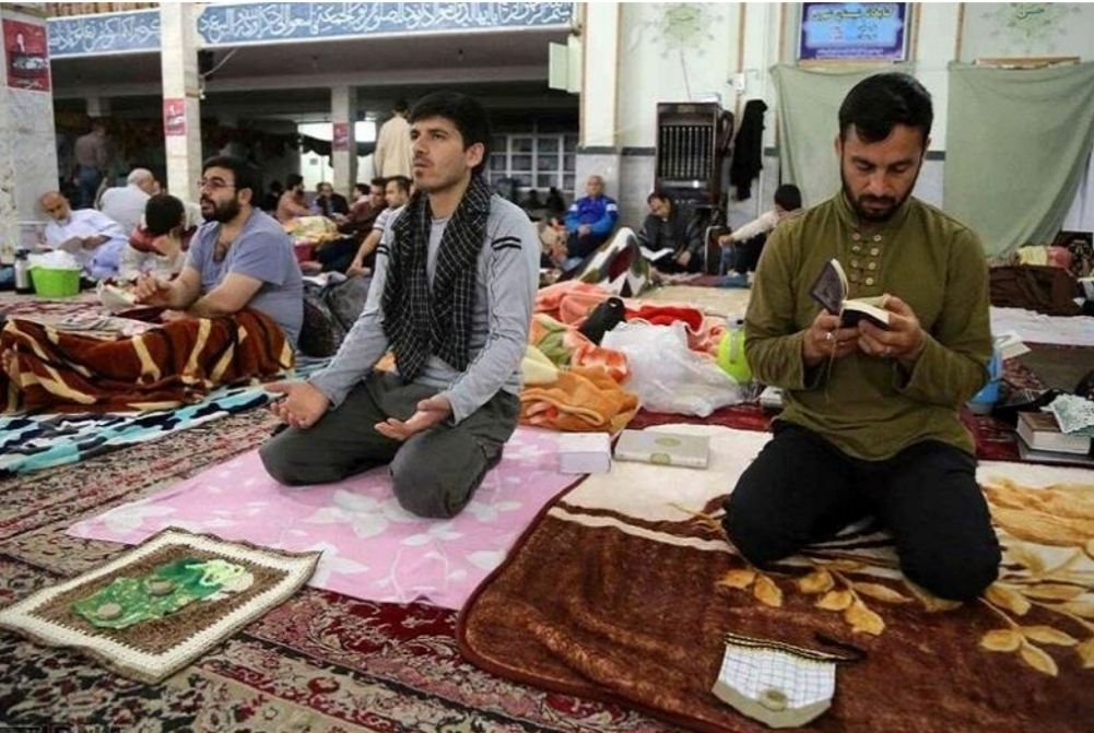 ۳۷ هزار نفر در قم معتکف شدند