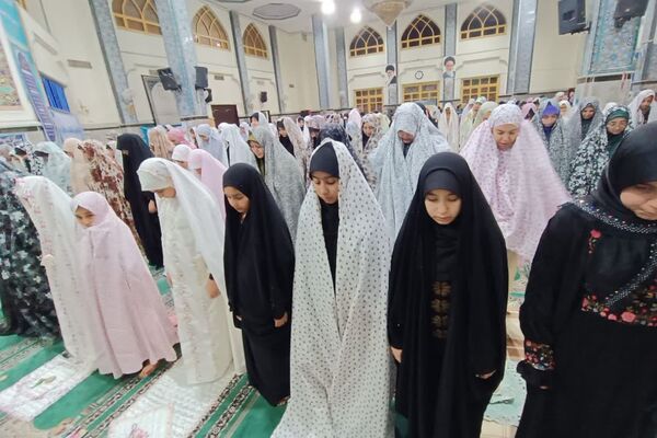 مراسم معنوی اعتکاف دانش‌آموزی دختران دبیرستان ارمغان