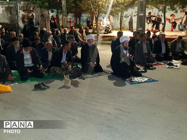 یکن‌آباد غرق در نور دعا؛ برگزاری مراسم نماز استغاثه به امام عصر(عج)