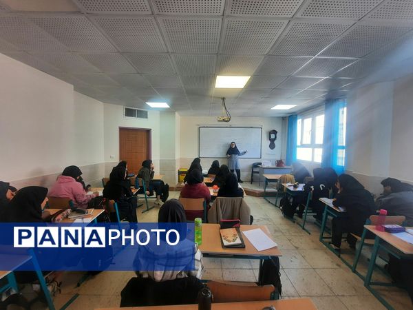 برگزاری جلسه هدایت تحصیلی برای دانش‌آموزان دبیرستان فرزانگان استعداد درخشان ملارد