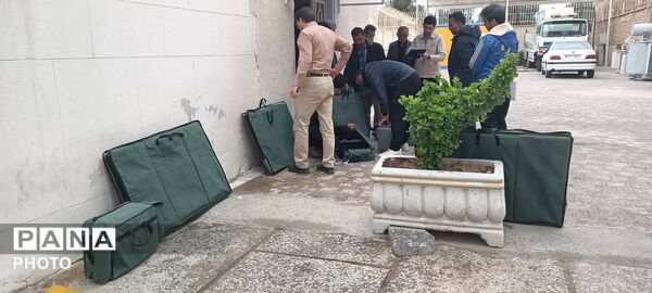 تحویل پنل خورشیدی به جمعی از عشایر