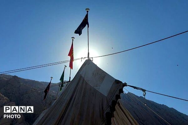 آیین سنتی برپایی خیمه عاشورایی در زرقان