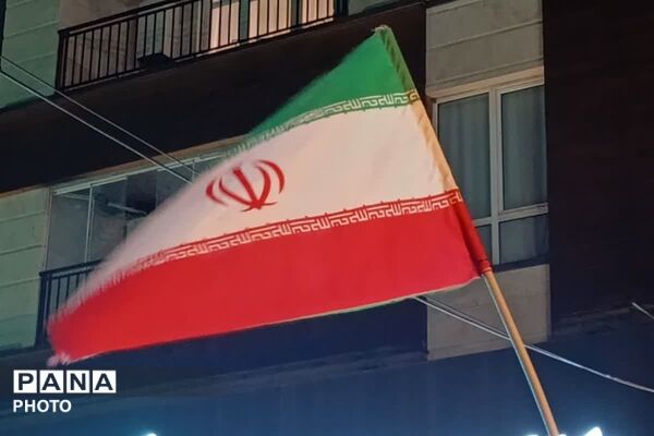  کافه گفتگو نوجوانان مبارز رودهن در تجمعات مردمی شبانه