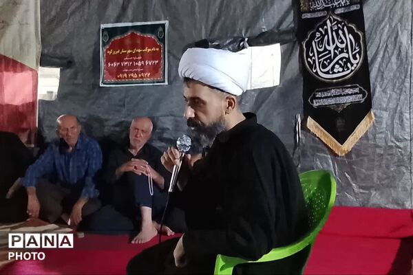پیوند جان و جانان در کربلا؛ اقامه نماز جماعت در جوار ضریح شش‌گوشه