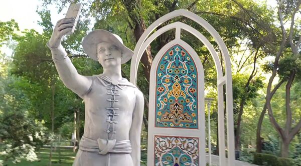 آیین بهره‌برداری از گذر صنایع دستی اصفهان