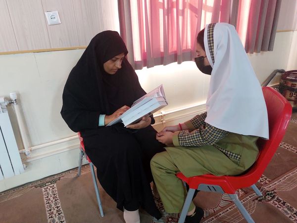 برگزاری مسابقات قرآن عترت و نماز در مدرسه شاهد حضرت معصومه (س)