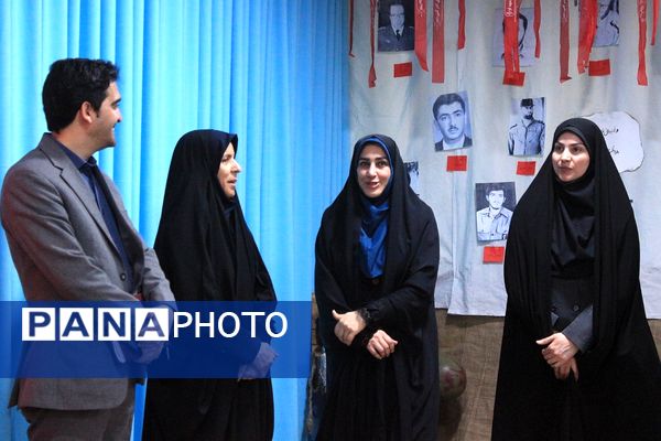 افتتاحیه «مدرسه انقلاب» در مدرسه تقوی‌پیشگان بهارستان‌دو