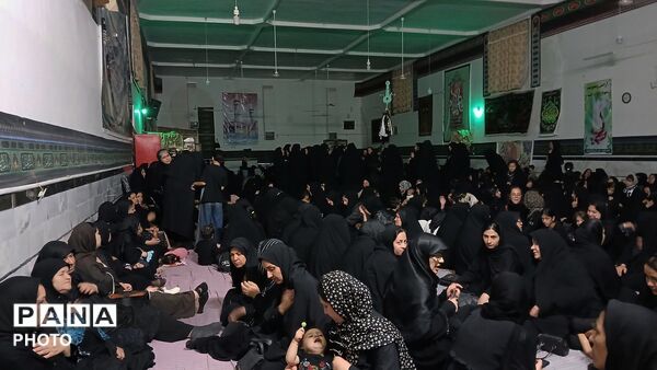 مراسم شب عاشورا در حسینیه مخلصین حسین دهستان حاجی آباد 