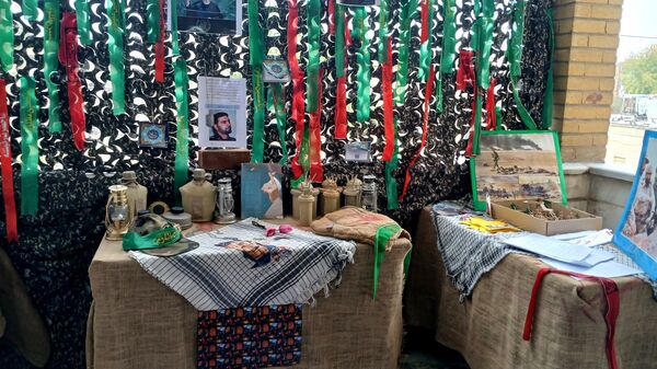 بازدید مدیر ارتباطات اتحادیه انجمن های اسلامی دانش آموزان از نمایشگاه مدرسه انقلاب در قم