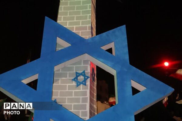 آتشِ غیرت در خاکِ قرچک؛ شعله‌هایِ رهایی، نمادهایِ اسارت را سوزاند