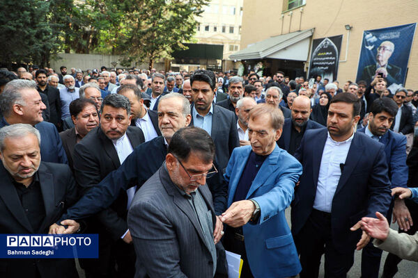 مراسم تشییع پیکر رئیس مجمع خیرین مدرسه‌ساز