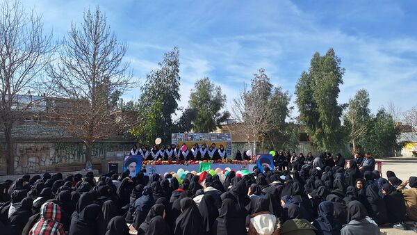 جشن دهه فجر  درمدرسه پاکدل