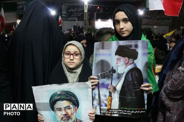 مراسم یادبود چهل و یکمین روز از شهادت رهبر سرافراز ایرانِ اسلامی در خرمدشت