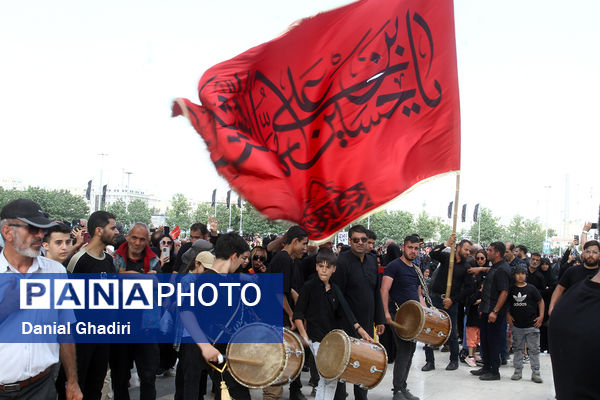 مراسم تشییع پیکر شهدای خدمت در تهران