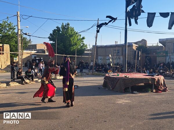 برگزاری مراسم تعزیه در روستای دهنو آورزمان با حضور اهالی منطقه