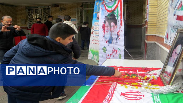 جشن انقلابی و جهاد تبیین در دبیرستان فرهنگ شهید پرکار مراغه