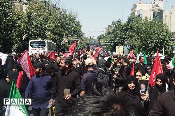 مراسم وداع و بدرقه آقای شهید ایران در مصلی امام خمینی (ره)