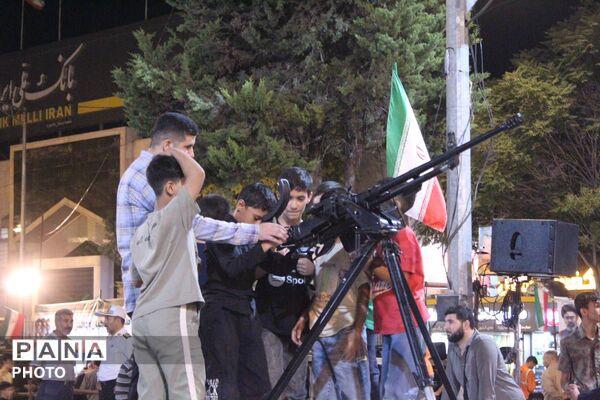 تجمعات مردمی در میدان شهید بجنورد
