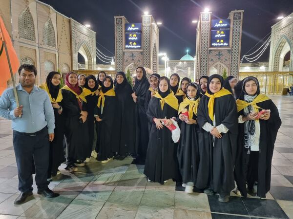 حضور دانش آموزان زیارت اولی استان اصفهان در مشهدمقدس 