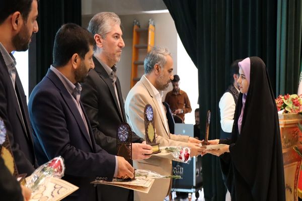 تجلیل از طلایه‌داران برتر تعلیم و تربیت ، آیین تقدیر از معلمین نمونه شهرستان پاکدشت 