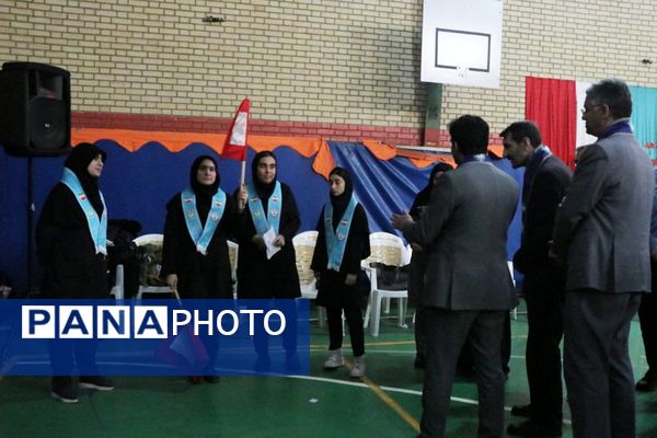 بهارستان دو صحنه همفکری، همدلی و همکاری پیشتازان در همایش یاوران انقلاب