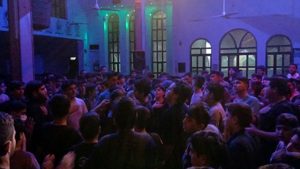 شبی معنوی برای دانش آموزان معتکف 