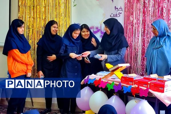 جشن دهه کرامت در دبیرستان دوره‌ اول کوثر رودهن 