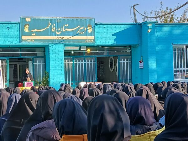 افتتاحیه همیاران معلم در دبیرستان فاطمیه