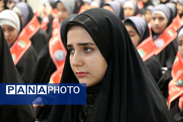 حضور پیشتازان در یادواره یکهزار شهید فرهنگی و دانش‌آموز استان قم