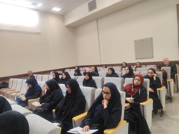 نشست تخصصی رابطین پژوهش؛ گامی برای توسعه علمی مدارس ناحیه ۶