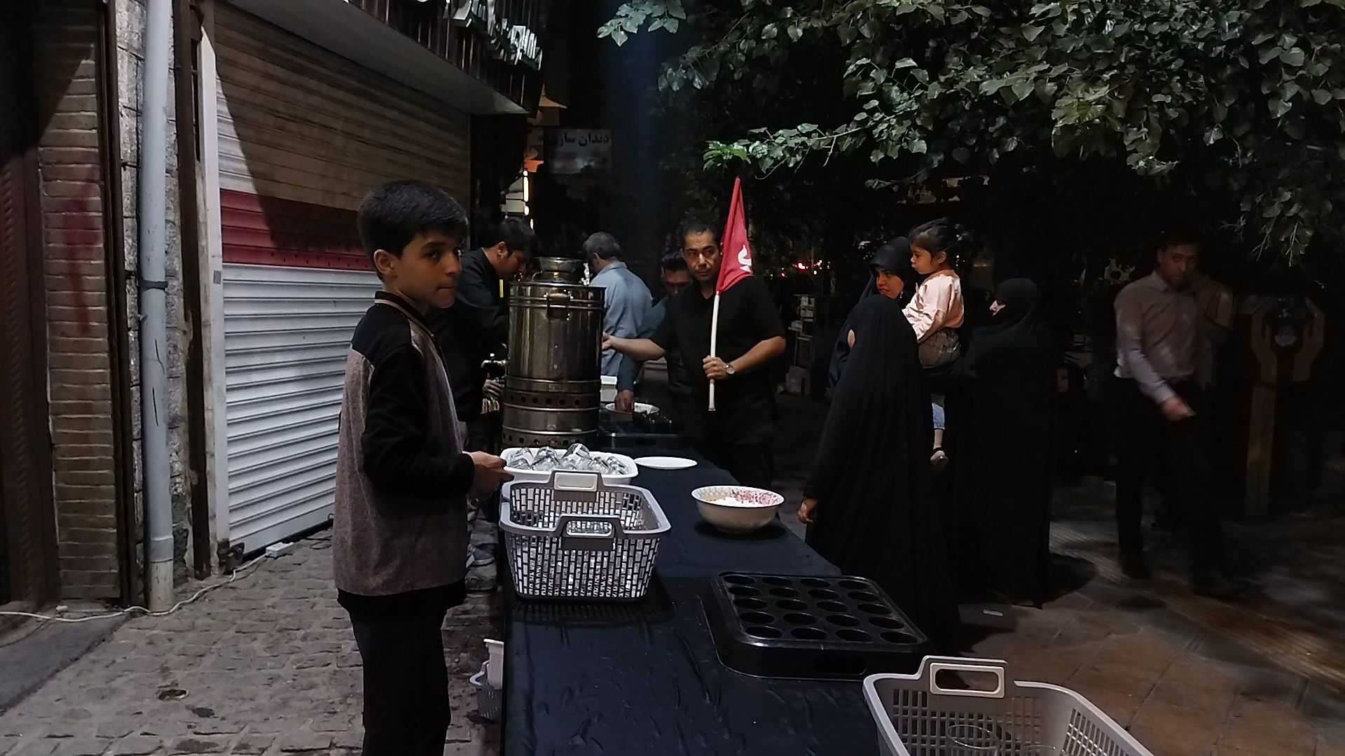 صد و شصت و پنج شب پذیرایی چایخانه حوزه علمیه گلشن در نیشابور 